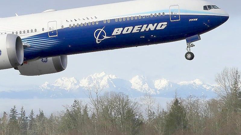 Boeing erhielt 2021 nach eigenen Angaben mehr als doppelt so viele Flugzeugbestellungen wie in den beiden Vorjahren zusammen. Foto: Ted S. Warren/AP/dpa