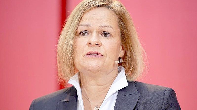 Nancy Faeser (SPD) will sich den Messengerdienst Telegram vornehmen. Foto: Michael Kappeler/dpa