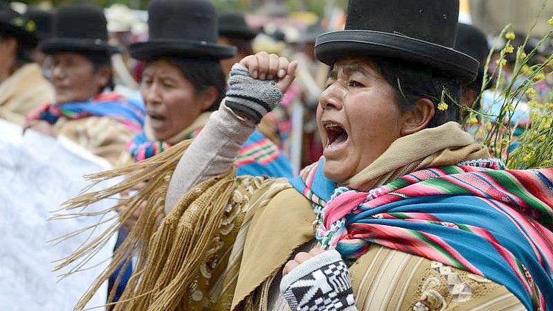 Protest in La Paz gegen die Einführung eines Corona-Impfpasses. Foto: Radoslaw Czajkowski/dpa