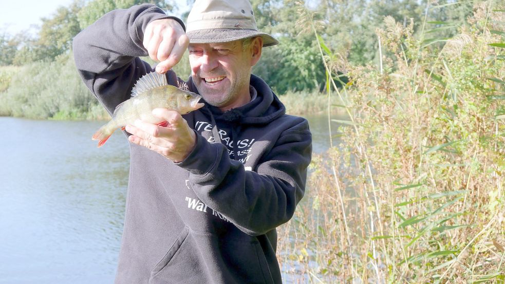 Der Angel-Experte und „Rute raus, der Spaß beginnt!“-Moderator Heinz Galling wehrt sich gegen die Tierquälereivorwürfe von Peta. Foto: Udo Rahn/SHZ/Archiv