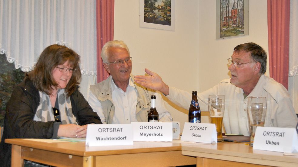 Hans-Gerd Meyerholz (Mitte) war nicht nur lange Zeit Mitglied des Sandhorster Ortsrates, sondern auch bis Herbst 2021 Ortsbürgermeister.