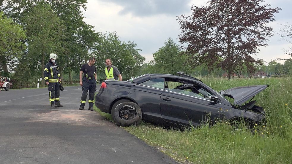 Der Wagen der 18-Jährigen wurde bei dem Unfall schwer beschädigt. Foto: Archiv/Kluth