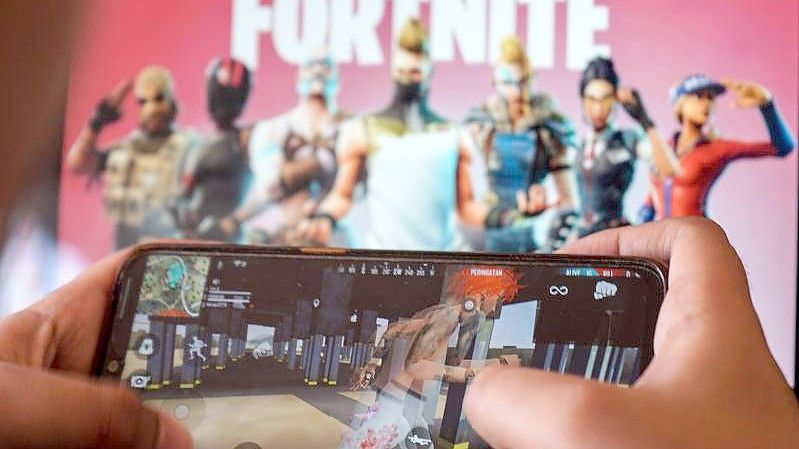 Das populäre Online-Spiel „Fortnite“ steht vor der Rückkehr auf Apples iPhone. Foto: Herwin Bahar/ZUMA Wire/dpa