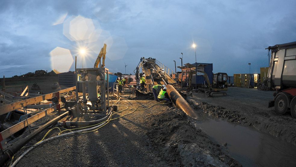 Davor haben nicht wenige Angst an der Küste: Der geplante Ausbau der Offshore-Energie macht auch mehr Stromkabel ans Festland nötig. Und damit auch mehr Baustellen. Dieses Bild entstand in Hilgenriedersiel. Fotos: Tennet