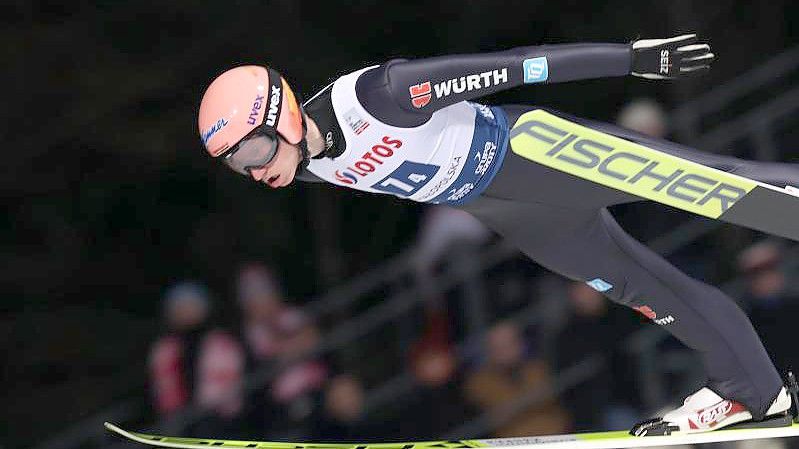 Wurde mit Deutschlands Skispringern Zweiter in Zakopane: Karl Geiger. Foto: Grzegorz Momot/PAP/dpa