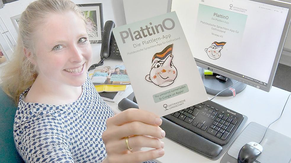 Grietje Kammler leitet das Plattdeutschbüro der Ostfriesischen Landschaft. Seit Mai vergangenen Jahres gibt es auch die „PlattinO“-App zum Plattlernen auf dem Smartphone. Foto: Archiv