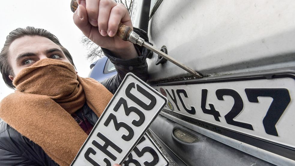 Immer wieder werden auf Borkum Kennzeichen von Autos gestohlen. Symbolfoto: Ortgies