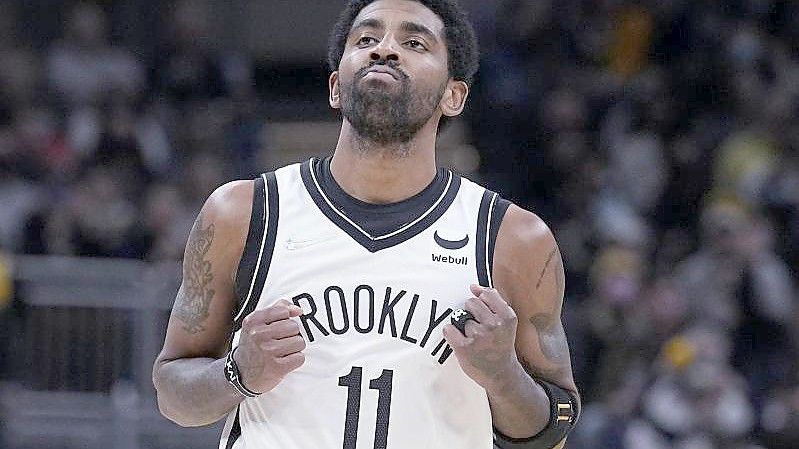 Kyrie Irving von den Brooklyn Nets steht zu seiner Entscheidung, sich nicht impfen zu lassen. Foto: Darron Cummings/AP/dpa