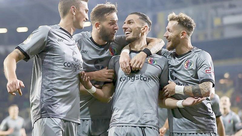 Borussia Dortmunds Gegner FC St. Pauli ist zuhause eine Macht. Foto: Jan Woitas/dpa-Zentralbild/dpa