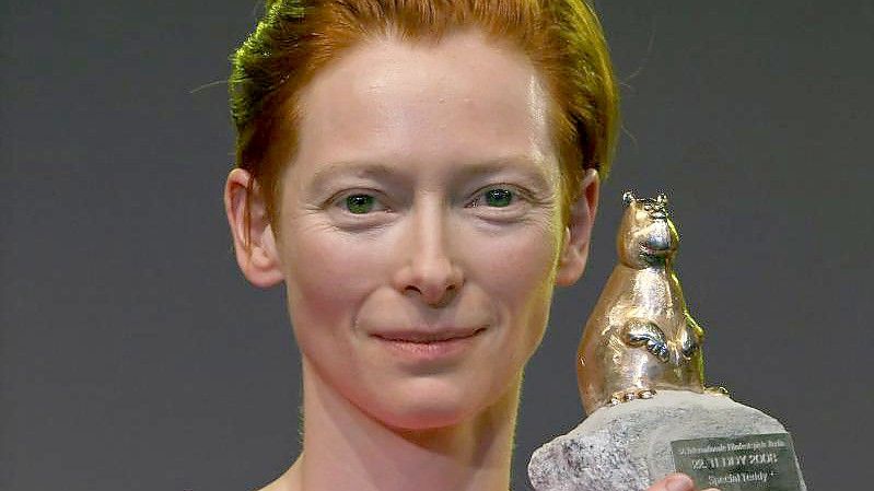 Die britische Schauspielerin Tilda Swinton bei den Teddy Awards (2008). Foto: Soeren Stache/dpa