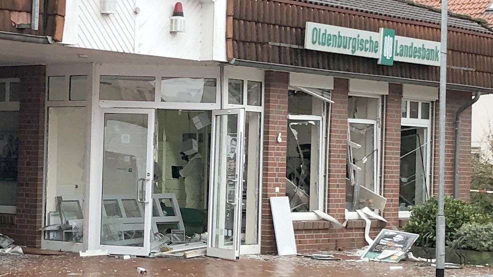 Durch den Druck der Explosionen barsten die Fenster. Foto: Leonhard