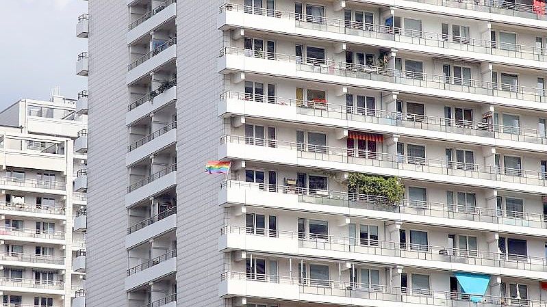 In den acht größten deutschen Städten steigen die Preise für Immobilien immer weiter. Foto: Wolfgang Kumm/dpa