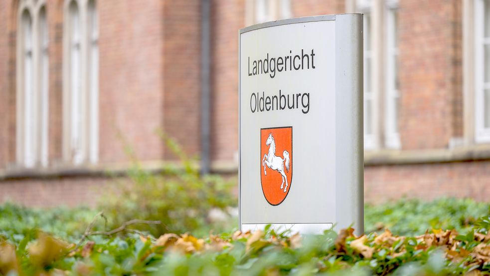 Die 47-Jährige musste sich am Donnerstag vor dem Landgericht Oldenburg verantworten. Foto: Assanimoghaddam/DPA