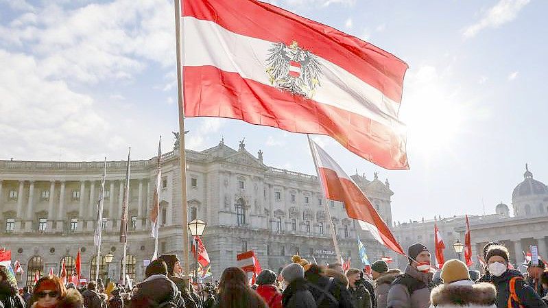 Österreich führt eine allgemeine Impfpflicht zur Bekämpfung der Corona-Pandemie ein. Foto: Michael Gruber/APA/dpa