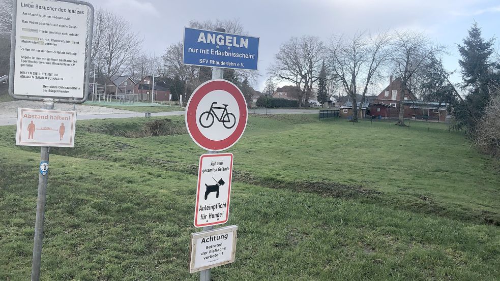 Auf dieser Fläche beim Eingang zum Idasee-Gelände soll ein Restaurant errichtet werden. Doch die Pläne verzögern sich. Foto: Zein