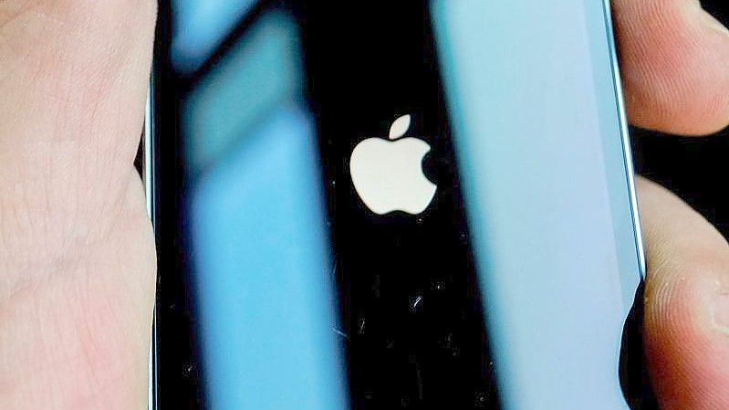Apple meldet rund 85 Millionen verkaufte iPhones. Foto: Stefan Jaitner/dpa