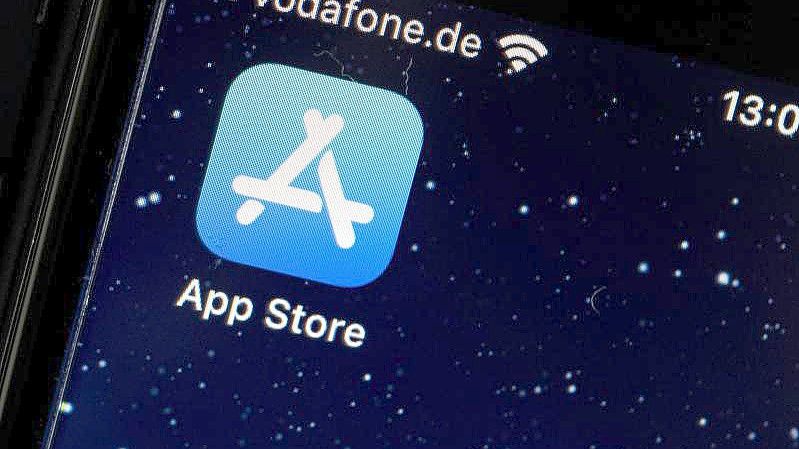 Der „Fortnite“-Entwickler Epic bekommt in seinem App-Store-Streit mit Apple Unterstützung. Foto: Fabian Sommer/dpa