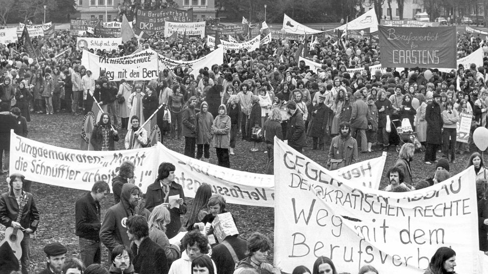 Protestkundgebung gegen den Radikalenerlass in Bonn. Foto: Egon Steiner/DPA/Archiv