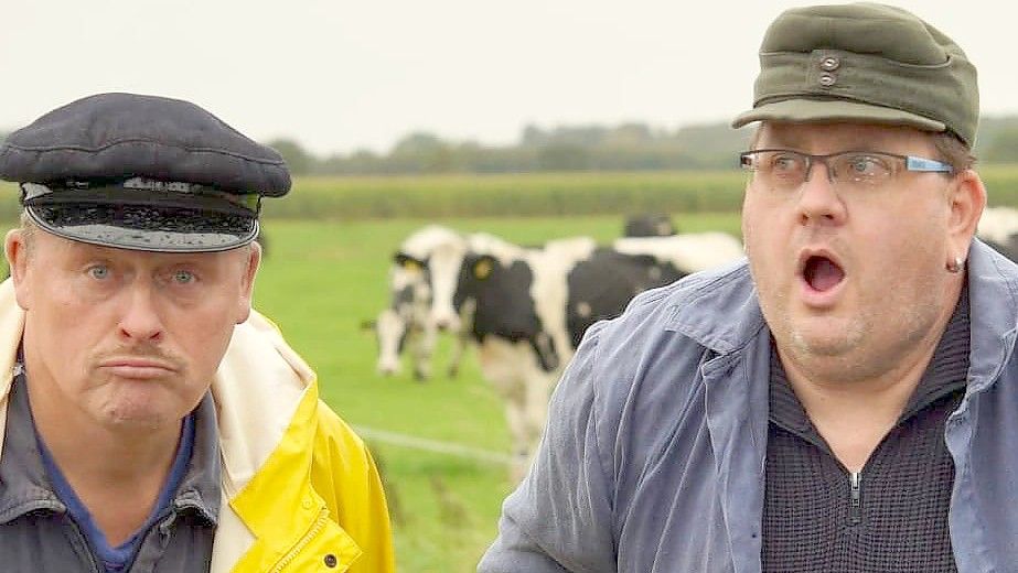 Gerold Oltmanns (links) und Wilhelm Nessen witzeln seit einigen Jahren schon gemeinsam vor der Kamera. Foto: privat