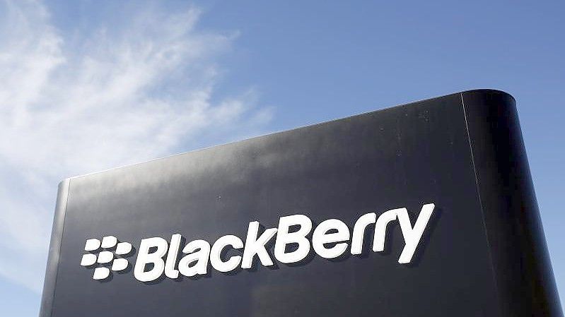 Der Smartphone-Pionier Blackberry verkauft alte Patente. Foto: Stephen Morrison/EPA/dpa