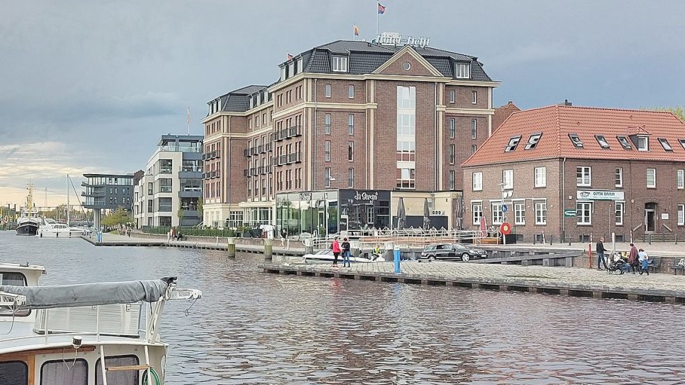 Das Hotel am Delft soll einen positiv auf das Corona-Virus getesteten Gast am Samstag vor die Tür gesetzt haben. Foto: Hanssen/Archiv