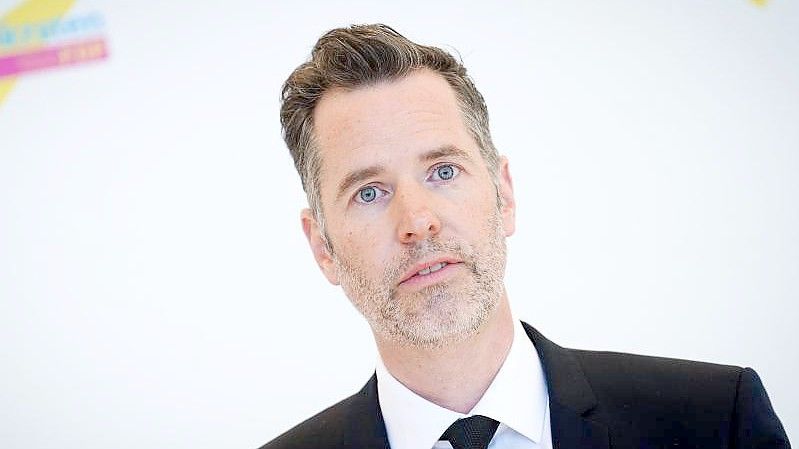 FDP-Fraktionschef Christian Dürr fordert, das Parlament über den Corona-Genesenenstatus entscheiden zu lassen. Foto: Kay Nietfeld/dpa