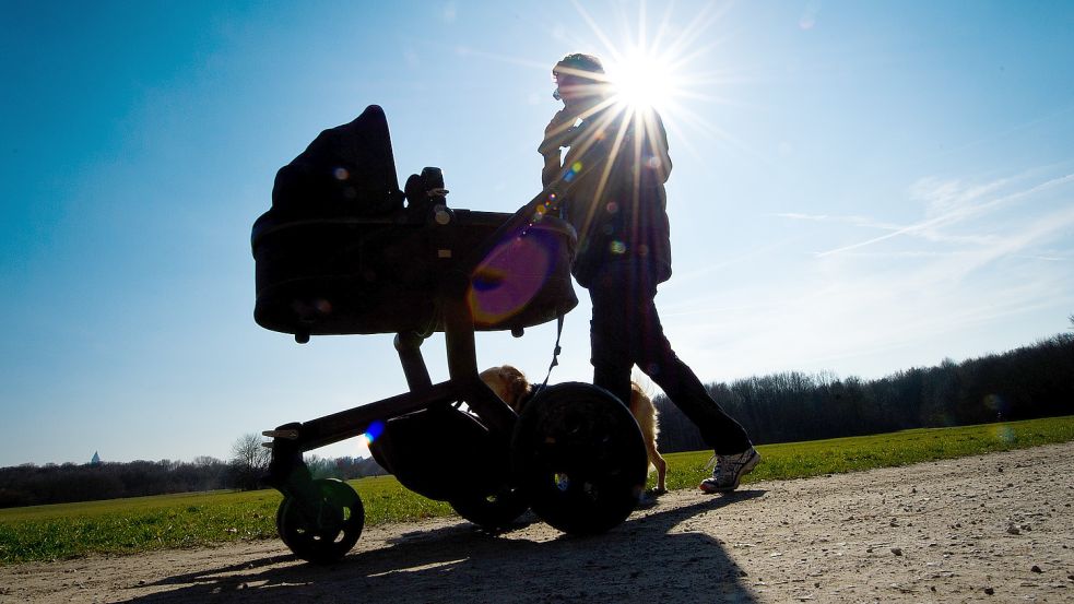 Gibt es bald Sonderurlaub für frischgebackene Väter? Foto: Christoph Schmidt/dpa