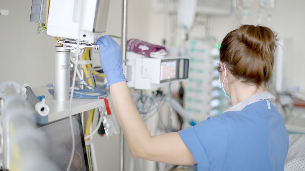 Die Pflegekräfte im Krankenhaus stehen unter Druck. Foto: Gohlke/dpa