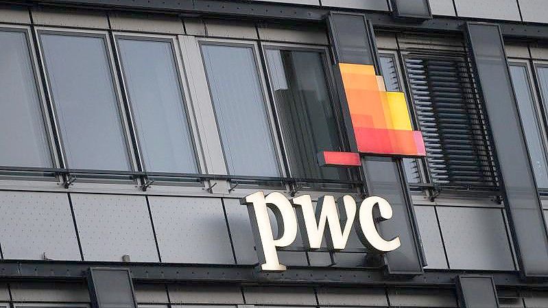 PricewaterhouseCoopers International in Stuttgart. Foto: Marijan Murat/dpa