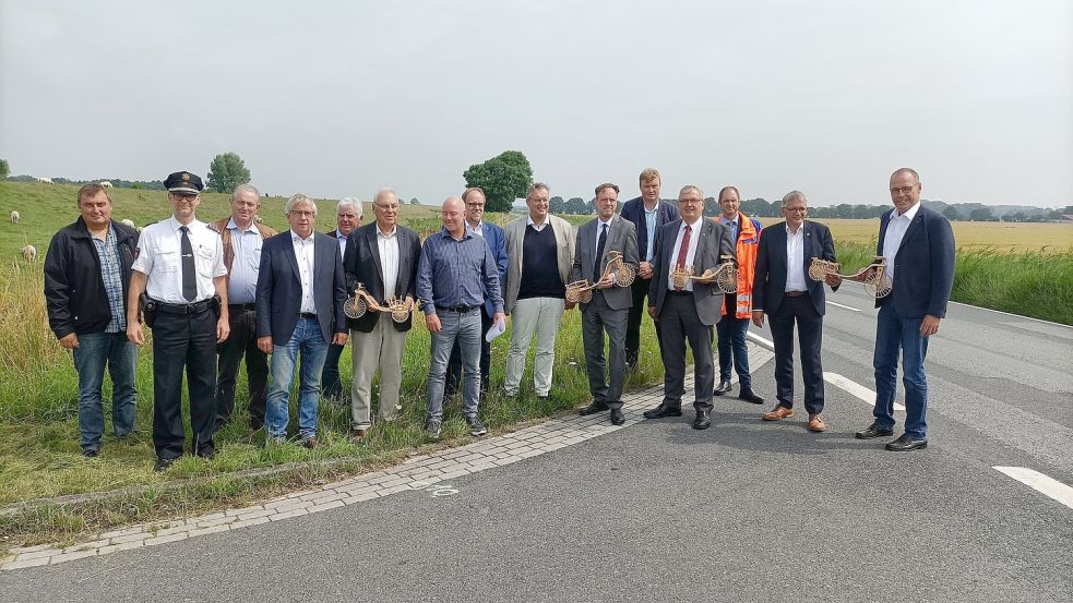 Im Sommer des vergangenen Jahres hatte die Niedersächsische Landesbehörde für Straßenbau und Verkehr bereits die Förderzusage für den langersehnten Lückenschluss zwischen Norden und Greetsiel übergeben. Archivfoto: Privat/Wulf-Ingo Schöne