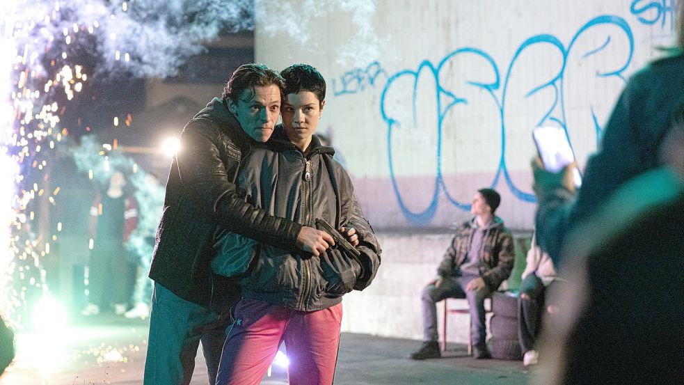 Noch sind Mario Brendler (Junis Marlon) und Daria (Lea Drinda) zusammen glücklich. „Stralsund - Wilde Hunde“. ZDF, Sa., 20.15 Uhr. Foto: ZDF/Sandra Hoever. Foto: Sandra Hoever