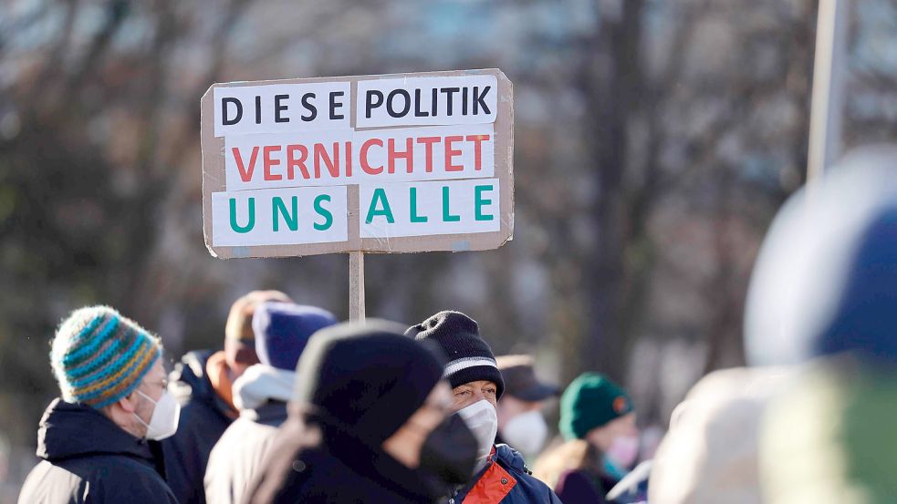 Während der Corona-Pandemie wachsen laut Umfragen in Deutschland die Zweifel an der Demokratie. Foto: imago images/Revierfoto