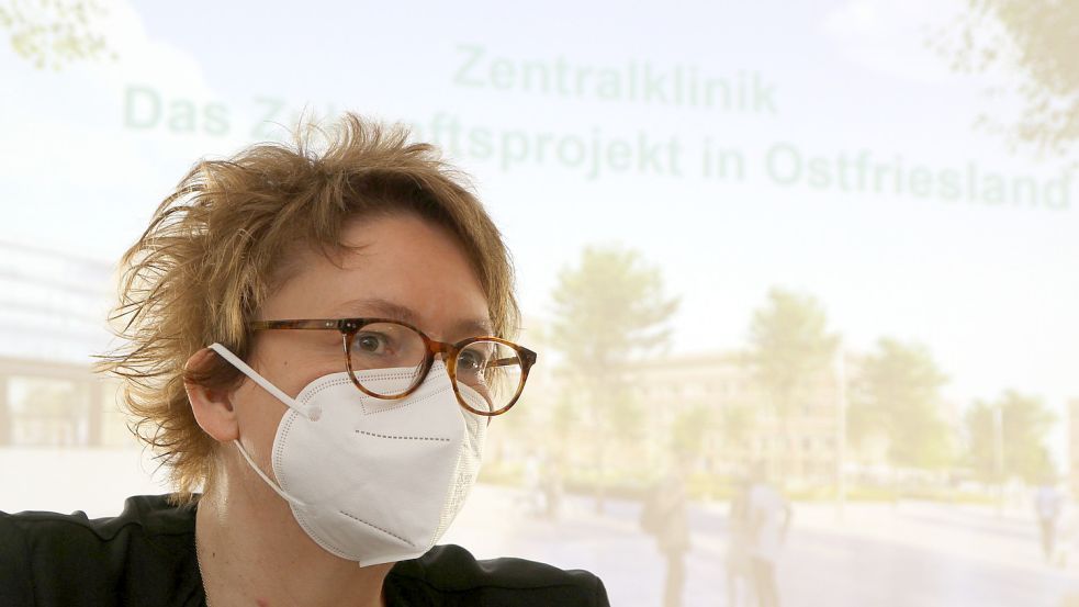 Daniela Behrens informierte sich in Emden über den aktuellen Stand zum ostfriesischen Zukunftsprojekt Zentralklinik. Foto: Päschel