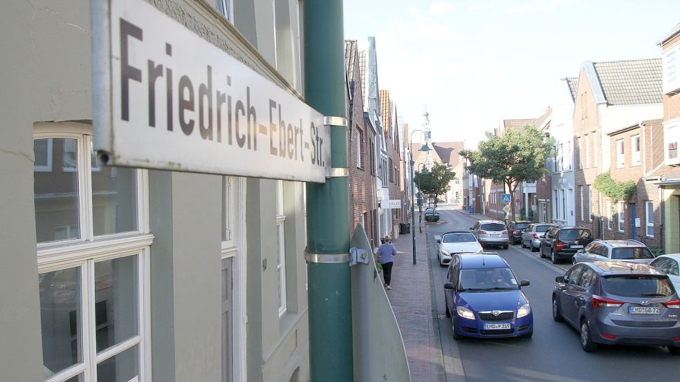 Die Friedrich-Ebert-Straße ist seit der Einbahnstraßen-Regelung in der Neutorstraße zu einem Nadelöhr geworden. Fotos: Päschel/Archiv