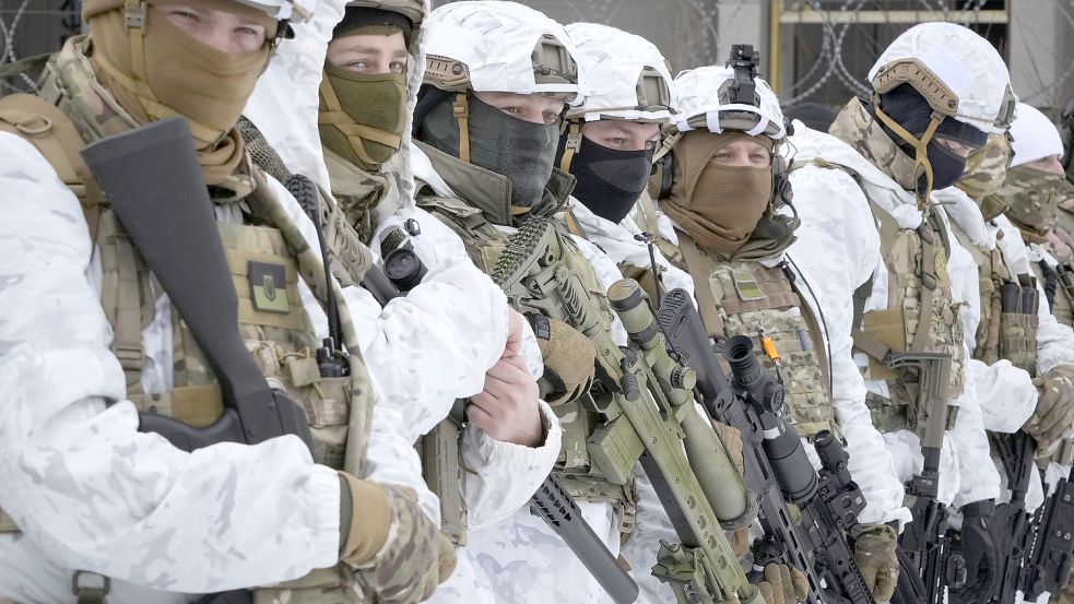 Im Verteidigungsmodus: Reservisten in Kiew nehmen an der ukrainischen Trainingskampagne „Keine Panik! Macht euch bereit!“ teil. Foto: picture alliance/AP/dpa
