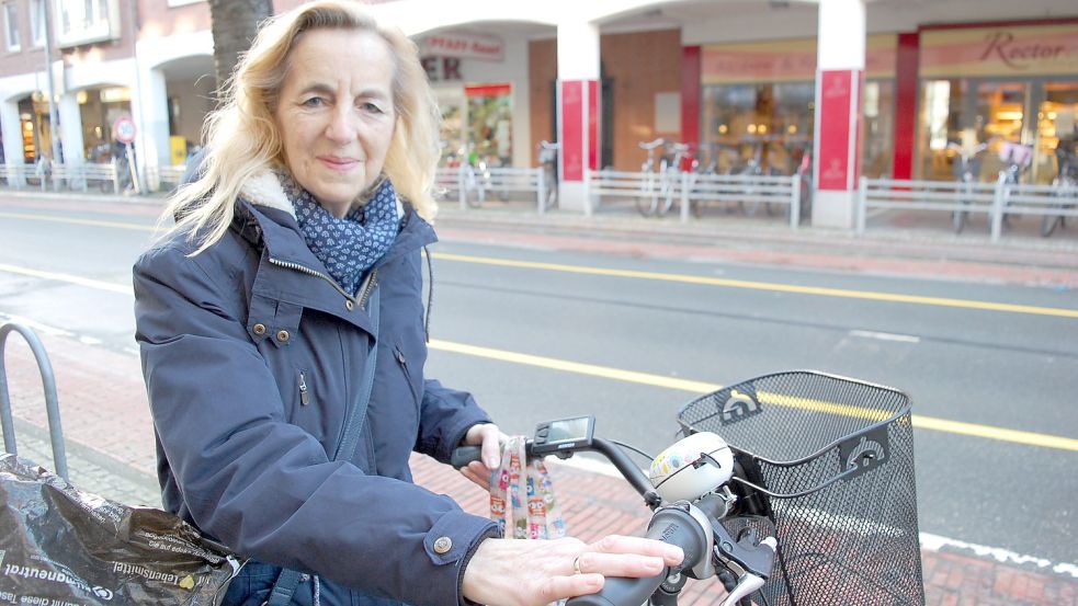 Herma Alberts aus Suurhusen kann sich an die neue Verkehrsführung in der Neutorstraße nicht gewöhnen.
