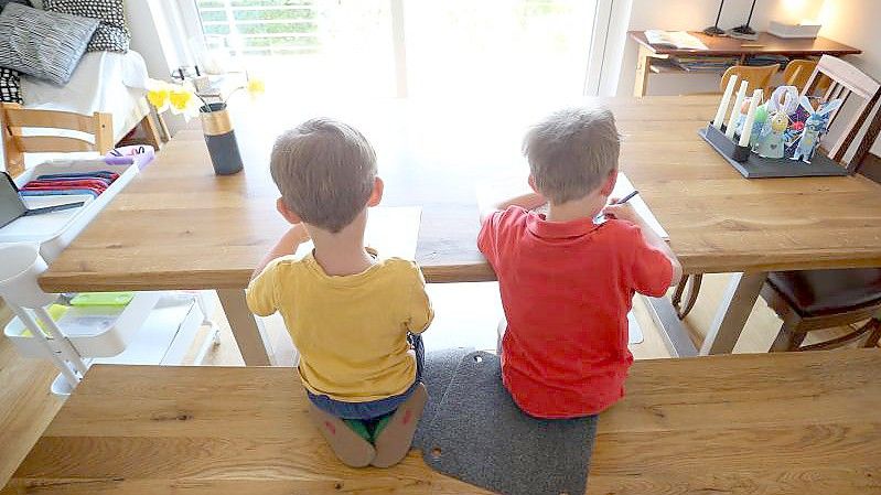 Der Copsy-Studie zufolge empfindet rund ein Drittel der Kinder und Jugendlichen weniger Lebensqualität (Symbolbild). Foto: Karl-Josef Hildenbrand/dpa