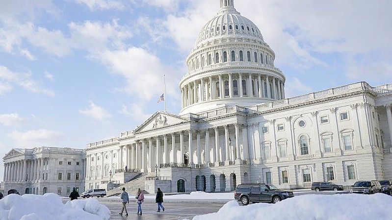 Der Untersuchungsausschuss zur Erstürmung des US-Kapitols hat Peter Navarro vorgeladen, einen damals ranghohen Berater von Ex-Präsident Donald Trump. Foto: Patrick Semansky/AP/dpa