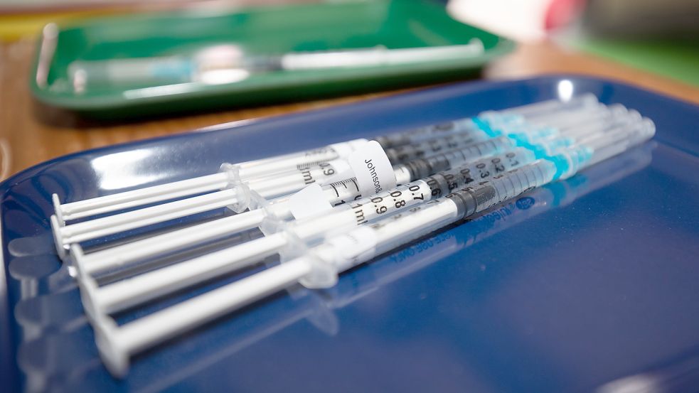 Ab Mitte März gilt die einrichtungsbezogene Impfpflicht für Pflegeeinrichtungen, Krankenhäuser und Praxen. Foto: dpa