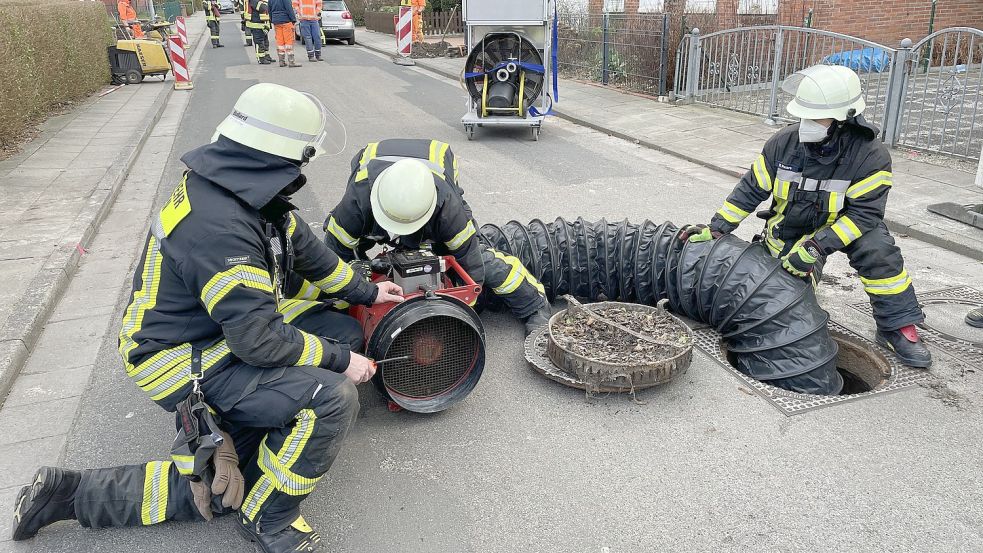 Ein spezieller Lüfter kam in Norden zum Einsatz. Foto: Feuerwehr