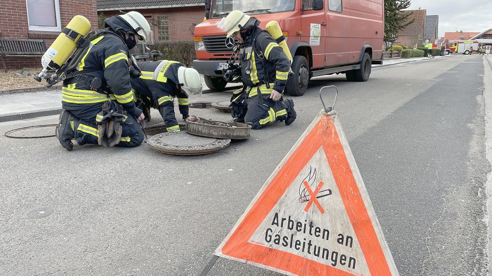 Das Gas konnte in der Kanalisation für Schmutz- als auch für Oberflächenwasser nachgewiesen werden. Foto: Feuerwehr