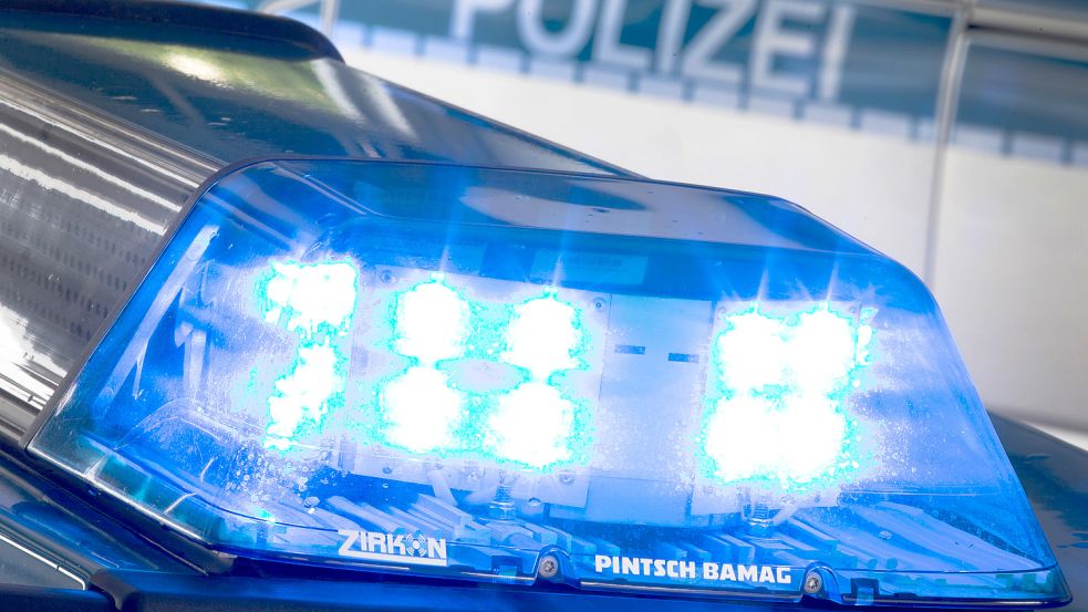 Die Leeraner Polizei wurde in der Nacht auf Sonntag zu einer Messerstecherei im Harderwykenweg gerufen. Symbolbild: Gentsch/dpa