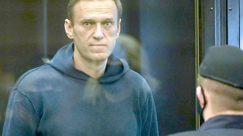 Der russische Oppositionsführer Alexej Nawalny kritisiert die Prozesse gegen ihn als willkürliche Inszenierungen. Foto: Uncredited/Moscow City Court/dpa