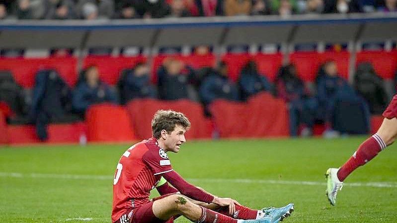 Thomas Müller und der FC Bayern warten auf den nächsten Sieg. Foto: Sven Hoppe/dpa
