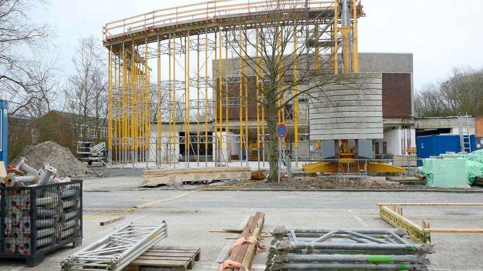 Die Ausmaße des neuen Foyers des künftigen Festspielhauses lassen sich bereits erkennen. Foto: F. Doden