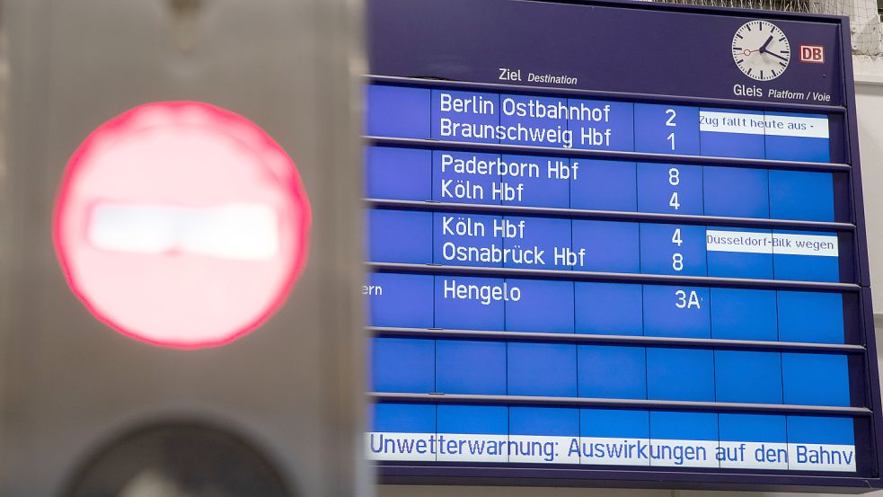 Sturmtief „Zeynep“ hat deutschlandweit für zahlreiche Zugausfälle am Donnerstagmorgen gesorgt. Foto: dpa/Friso Gentsch