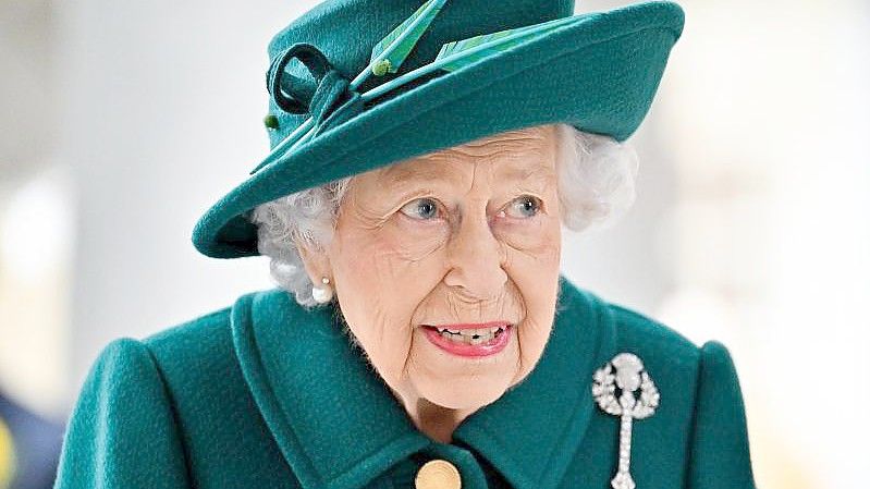 Königin Elizabeth II. ist 95 Jahre alt und muss nun eine Corona-Infektion überstehen. Foto: Jeff J Mitchell/PA Wire/dpa