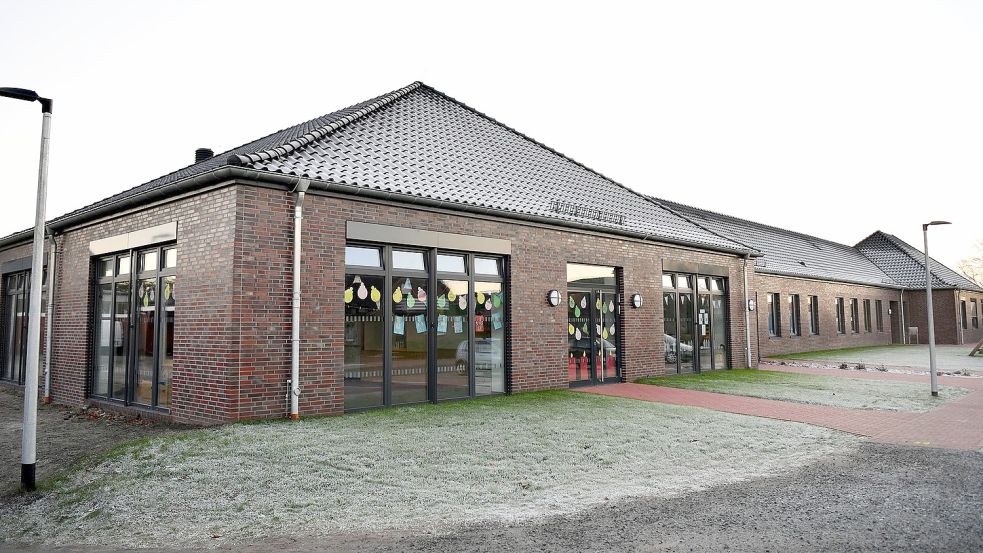Die Grundschule Veenhusen wird derzeit noch für den Ganztagsbetrieb umgebaut – der erste Abschnitt ist jedoch bereits fertig. Foto: Stromann