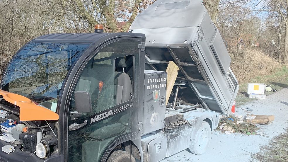 Die Feuerwehr war rund drei Stunden im Einsatz. Foto: Feuerwehr