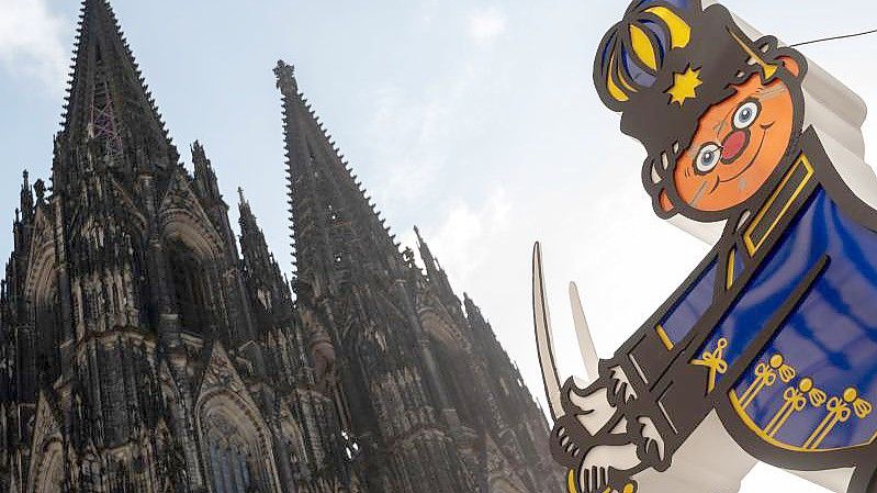 Am Rosenmontag soll es in Köln eine Friedensdemo mit Karnevalswagen geben. Foto: Marius Becker/dpa